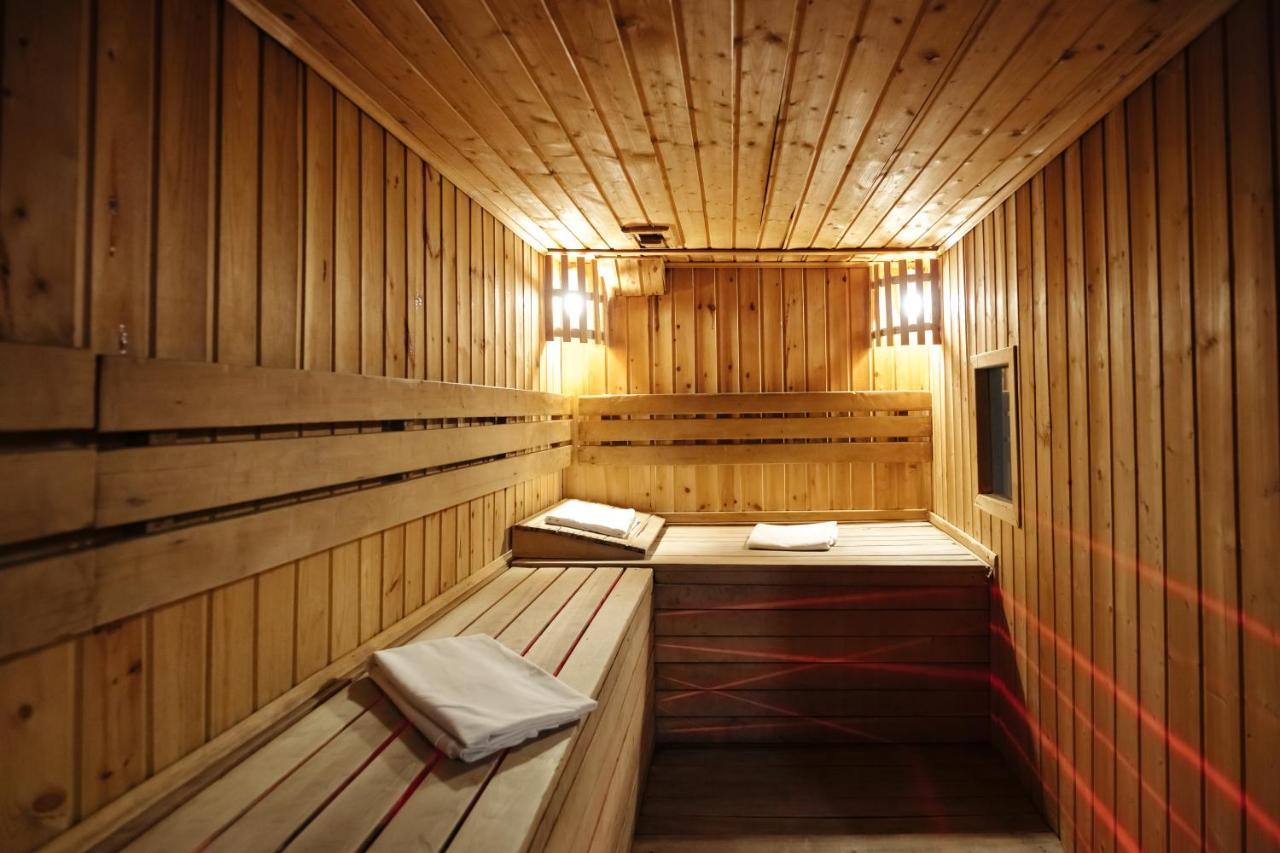 Golden Seconds Hotel Єреван Екстер'єр фото