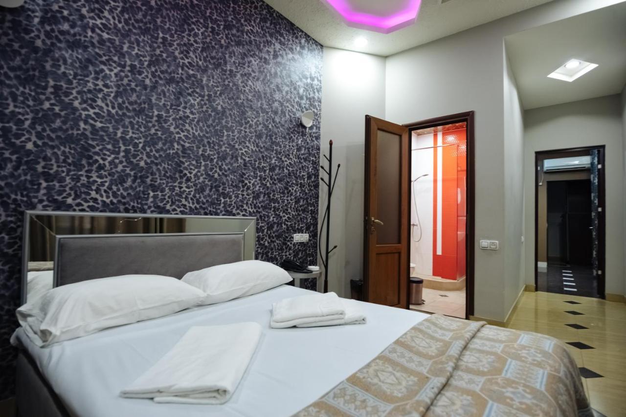 Golden Seconds Hotel Єреван Екстер'єр фото