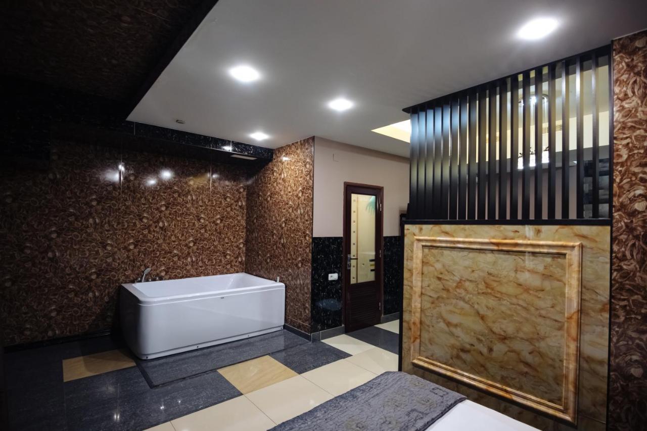 Golden Seconds Hotel Єреван Екстер'єр фото