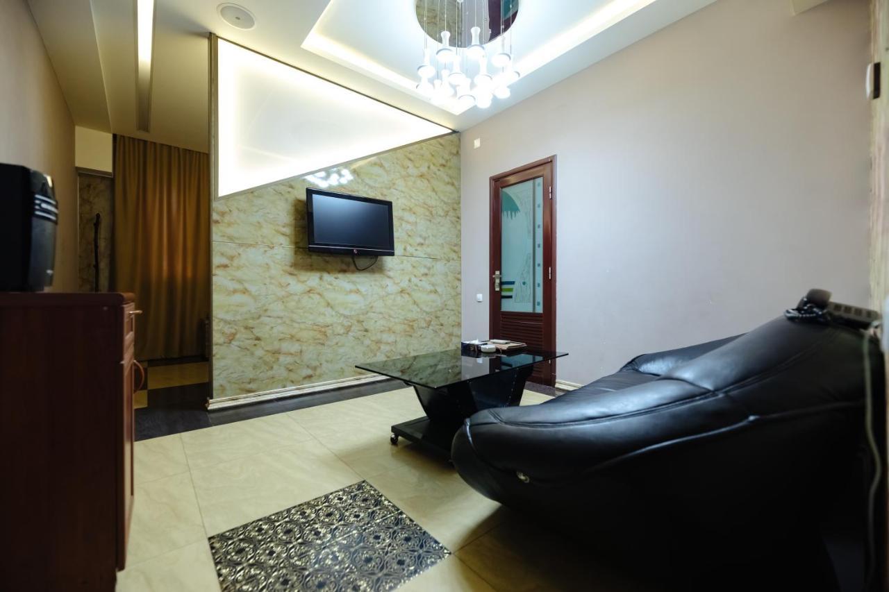 Golden Seconds Hotel Єреван Екстер'єр фото
