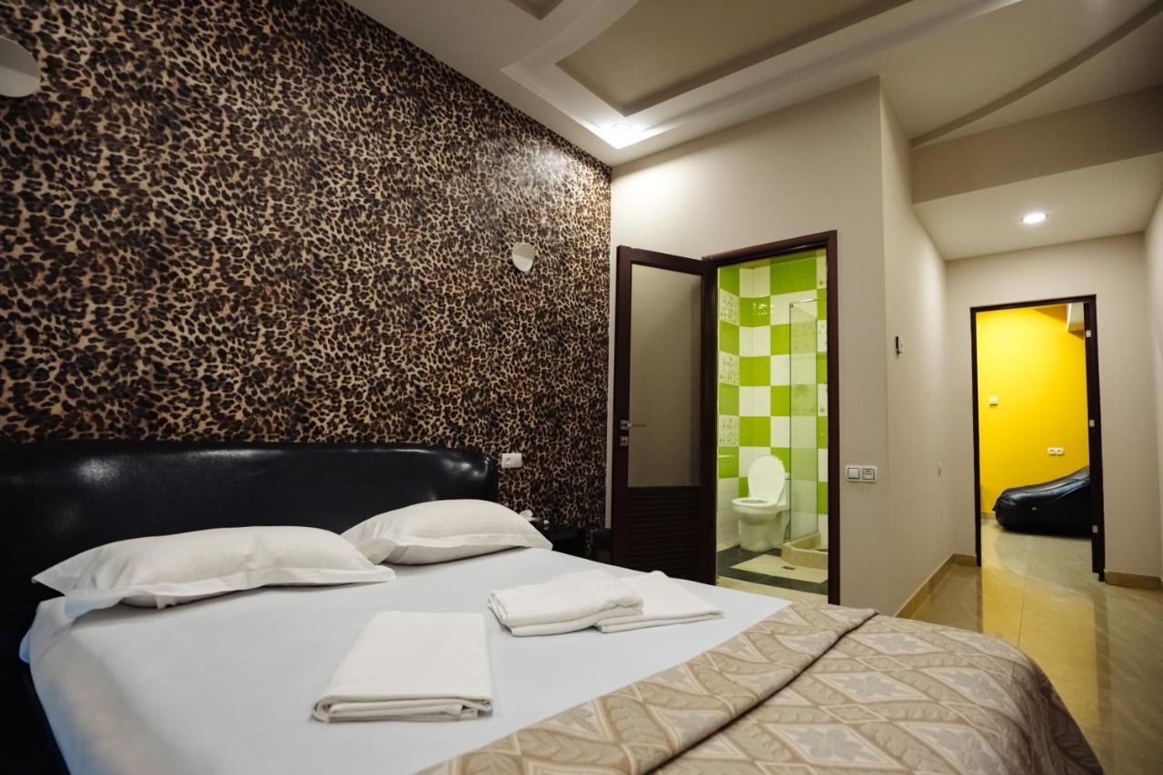 Golden Seconds Hotel Єреван Екстер'єр фото