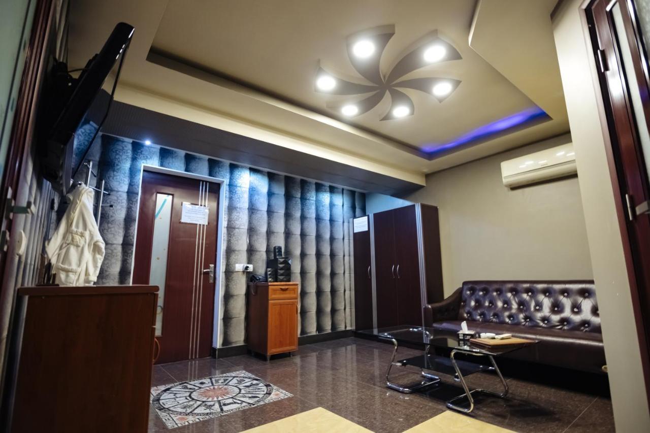 Golden Seconds Hotel Єреван Екстер'єр фото