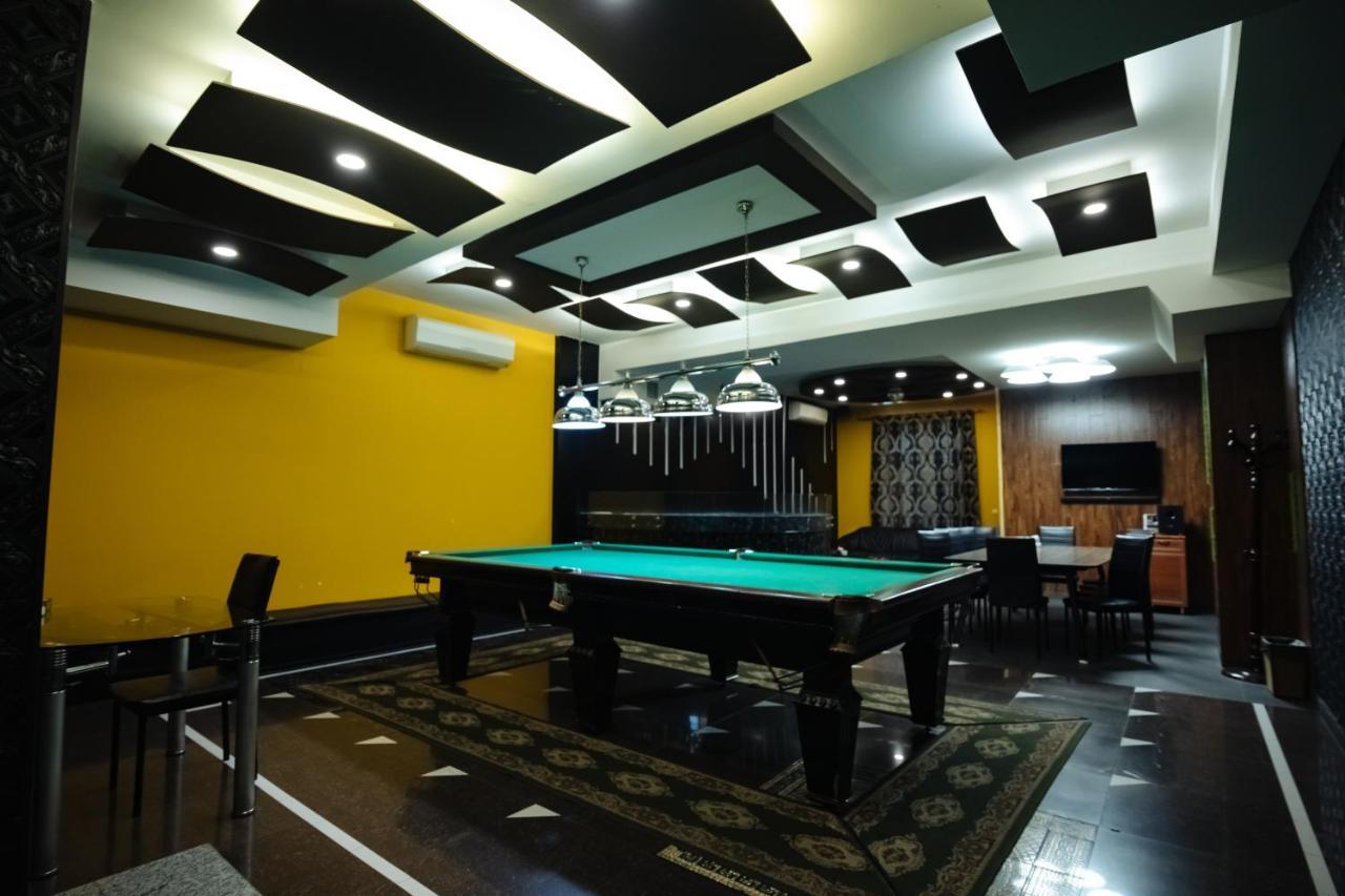 Golden Seconds Hotel Єреван Екстер'єр фото