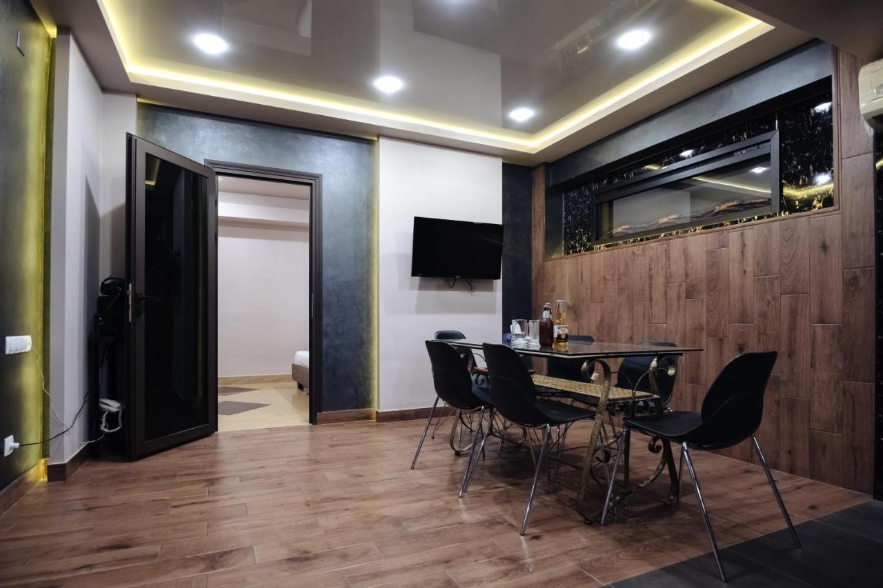 Golden Seconds Hotel Єреван Екстер'єр фото