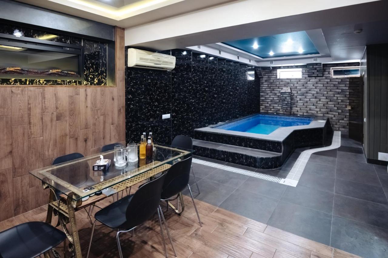 Golden Seconds Hotel Єреван Екстер'єр фото