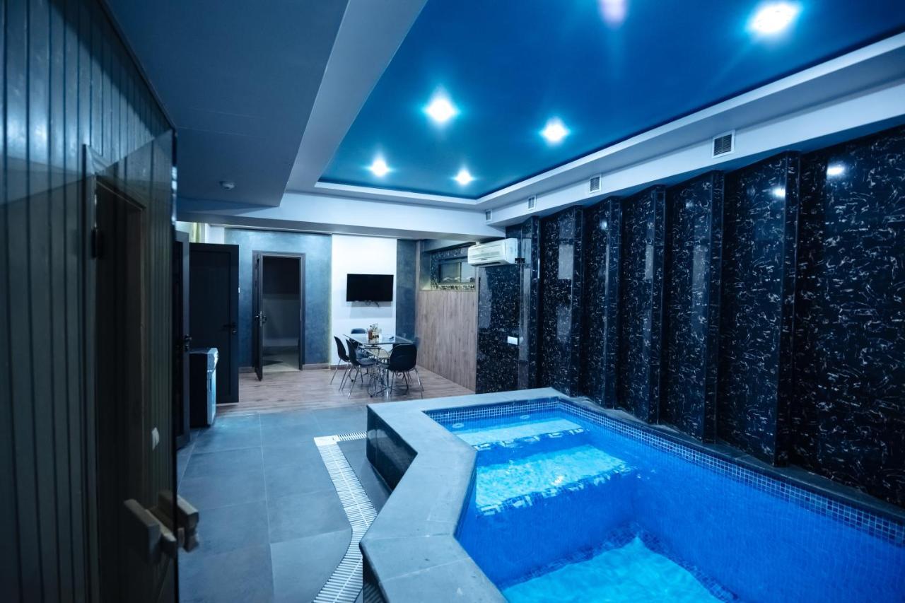 Golden Seconds Hotel Єреван Екстер'єр фото