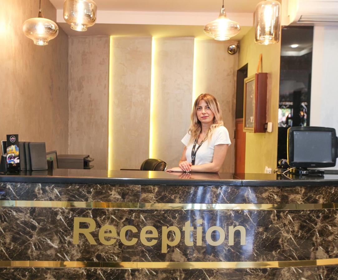 Golden Seconds Hotel Єреван Екстер'єр фото
