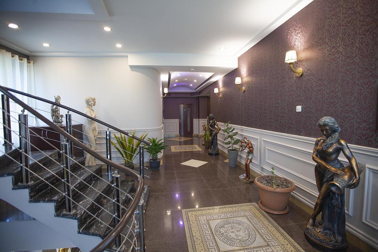 Golden Seconds Hotel Єреван Екстер'єр фото