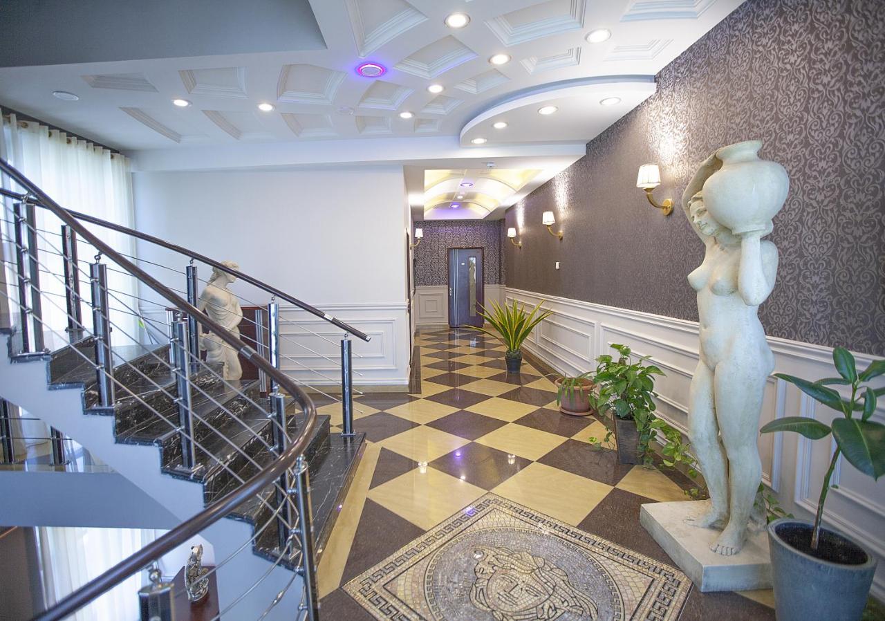 Golden Seconds Hotel Єреван Екстер'єр фото
