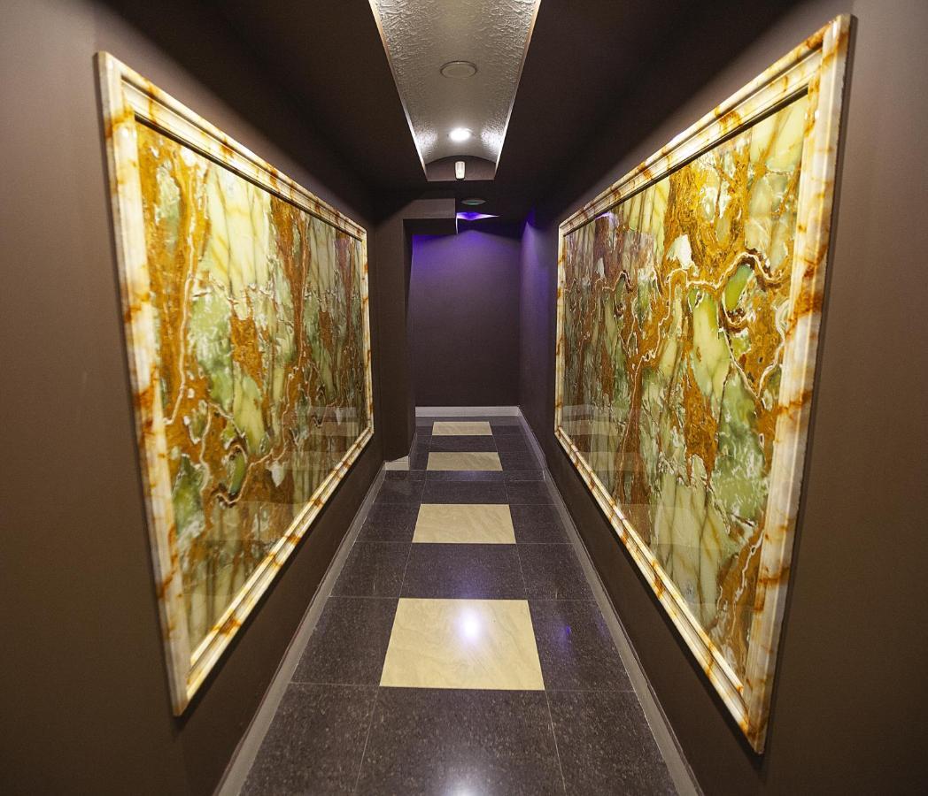 Golden Seconds Hotel Єреван Екстер'єр фото